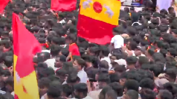 Thalapathy Vijay Fans Did Not Follow Police Instructions On TVK Trichy Campaign