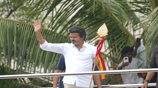 Blue Sattai Maran trolls Seeman for gifting a Vel to Vijay