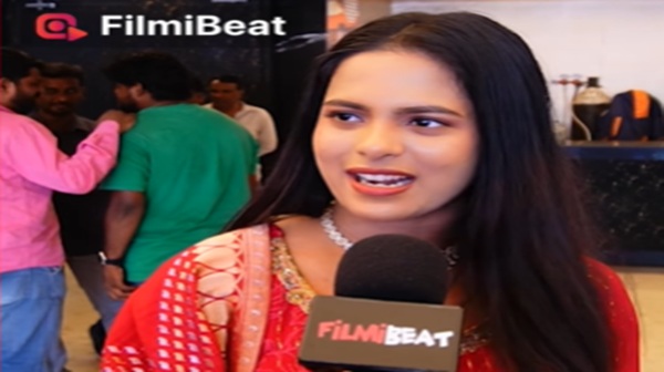 Desiya Thalaivar Movie Review Basheer Daughter Emotional Talks to Filmibeat Tamil