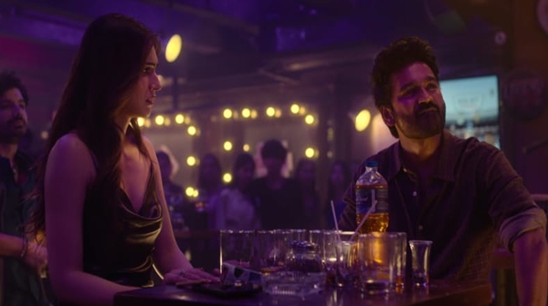 Dhanush and Kriti Sanon s Tere Ishq Mein First Song O Kadhaley Becomes an Instant Hit