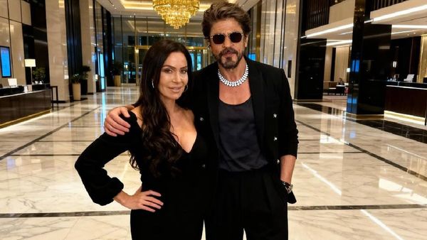 Shahrukh Khan And Kendra Lust s Viral Photo Sparks Reactions