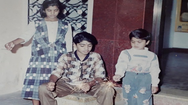 Childhood Diwali Photo of Simbu with Siblings Kuralarasan and Ilakiya Goes Viral Childhood Diwali Photo of Simbu with Siblings Kuralarasan and Ilakiya Goes Viral