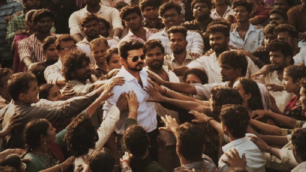 Vijay s Jana Nayagan gives tough competiton to Prabhas s The Raja Saab on Overseas tikcet booking Vijay s Jana Nayagan gives tough competiton to Prabhas s The Raja Saab on Overseas tikcet booking