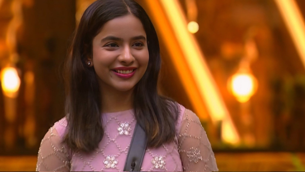 Bigg Boss Tamil 9 Vijay Sethupathi Appreciates Aurora Opinion about Aadhirai and FJ Issues Bigg Boss Tamil 9 Vijay Sethupathi Appreciates Aurora Opinion about Aadhirai and FJ Issues