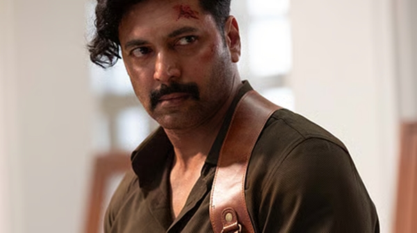 Parasakthi Villain Ravi Mohan Steals the Show His Funny Habit Confession Goes Viral Parasakthi Villain Ravi Mohan Steals the Show His Funny Habit Confession Goes Viral