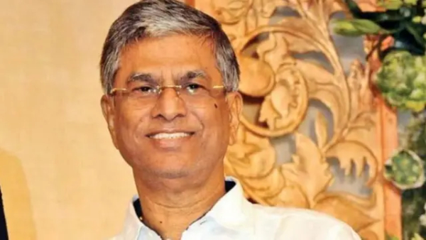 Director SA Chandrasekhar Opens About His Son Vijay Why He Avoid Press And Media