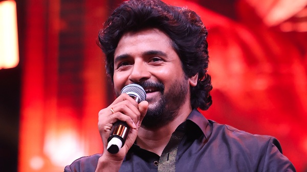 Sivakarthikeyan Imitates Rajinikanth While Speaking About Ravi Mohan at Parasakthi Audio Launch