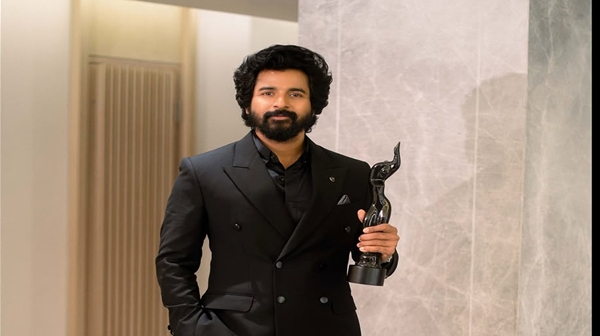 Blue Sattai Maran Criticizes Sivakarthikeyan s Emotional Filmfare Speech After Amaran Win Blue Sattai Maran Criticizes Sivakarthikeyan s Emotional Filmfare Speech After Amaran Win