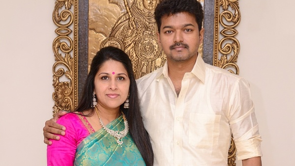 Vijay and his wife Sangeetha Vijay s Gold and Diamond details stuns everyone Vijay and his wife Sangeetha Vijay s Gold and Diamond details stuns everyone