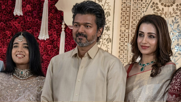 Valai Pechu Anthanan Slam Trisha and Trisha s Mother For They Reason For Vijay Political Fall Down