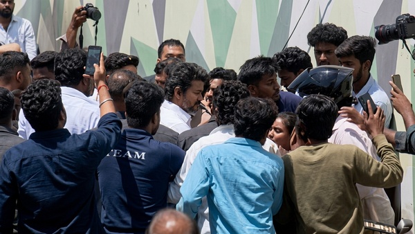 Vijay suddenly out from his van and monitor one accident near roat at Trichy