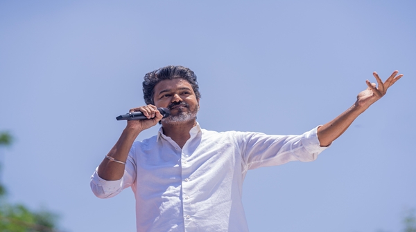 No Show by Vijay Trichy Candidate Uses Statue for Campaign No Show by Vijay Trichy Candidate Uses Statue for Campaign