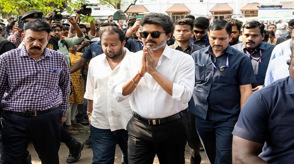 Journalist Anthanan Defends Vijay s Manager Jagadish Palanisamy Amid Root Controversy