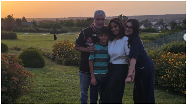 Ajith Shalini family photo