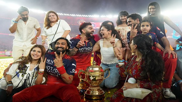 Anushka Sharma Runs to Hug Virat Kohli After RCB s IPL Triumph Video Goes Viral