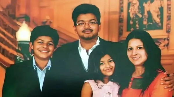 Lakshana Reveals Vijay s Reaction to Daughter Divya Sasha s Birth
