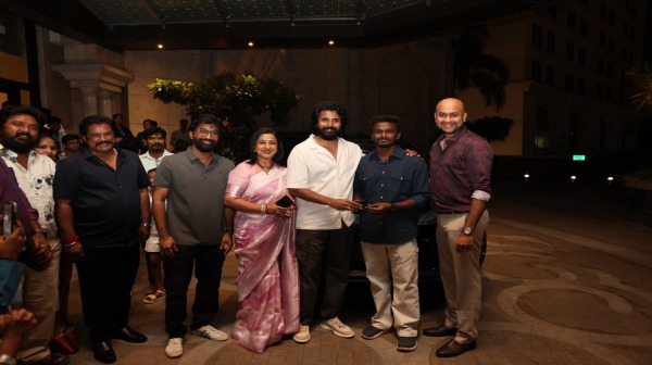 Sivakarthikeyan Gifts Mahindra BE 6E SUV to Thaai Kizhavi Director Sivakumar Murugesan Sivakarthikeyan Gifts Mahindra BE 6E SUV to Thaai Kizhavi Director Sivakumar Murugesan