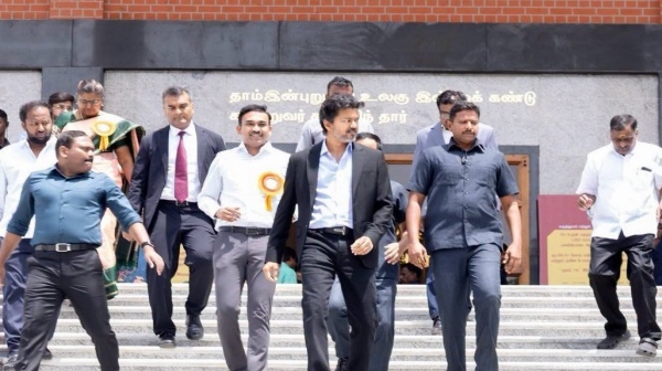 Vijay Has a Horse-Like Face Balu Mahendra s Remark Shared by Seenu Ramasamy Goes Viral Vijay Has a Horse-Like Face Balu Mahendra s Remark Shared by Seenu Ramasamy Goes Viral