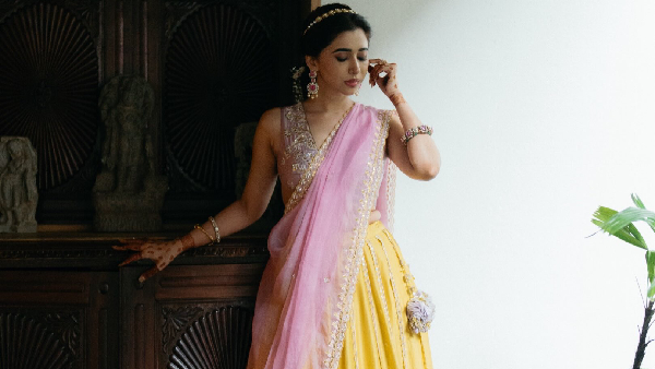 Aarti Ravi s Elegant Mehendi Look From Avantika Khushbu s Wedding Wins Hearts Online Aarti Ravi s Elegant Mehendi Look From Avantika Khushbu s Wedding Wins Hearts Online