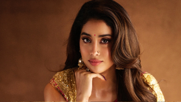 Can I See Your Beauty Marks Janhvi Kapoor Reveals Shocking Message From an Actor Sparks Bollywood Buzz Can I See Your Beauty Marks Janhvi Kapoor Reveals Shocking Message From an Actor Sparks Bollywood Buzz