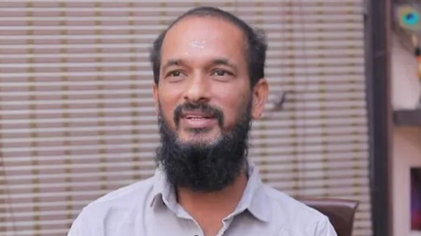 Director Ra Saravanan Shares Emotional Cheran Incident Ahead of Writers Association Election Director Ra Saravanan Shares Emotional Cheran Incident Ahead of Writers Association Election