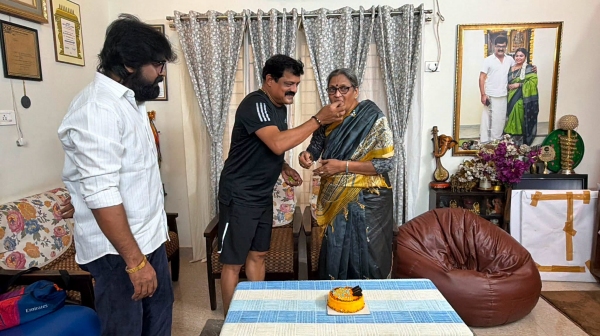 Veteran Actress Vadivukkarasi Celebrates 68th Birthday at Bose Venkat s Home Video Goes Viral
