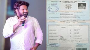 హైపర్ ఆది ఇంతటి టాప్ స్టూడెంటా? 10th, ఇంటర్‌‌లో మార్కులు చూశారా?