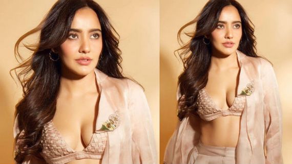  Neha Sharma: సోదరితో కలిసి రామ్ చరణ్ హీరోయిన్ అందాల రచ్చ.. బికినీ కంటే ఘాటుగా..