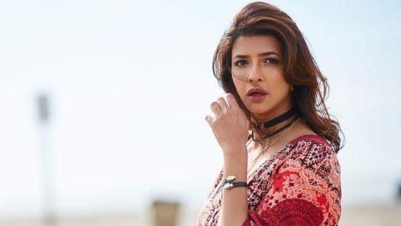 Lakshmi Manchu హాట్ సెల్ఫీ వైరల్.. మీరెప్పుడూ చూడని గ్లామర్ ట్రీట్!