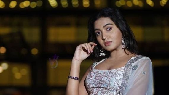  క్లీవేజ్ షోతో కాకరేపుతోన్న శివాత్మిక: అబ్బో టాప్ అందాలతో అరాచకం!