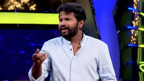 Hyper Aadi: సీక్రెట్ గా హైపర్ ఆది పెళ్లి?, ఫొటోలు వైరల్.. షాక్ లో అభిమానులు