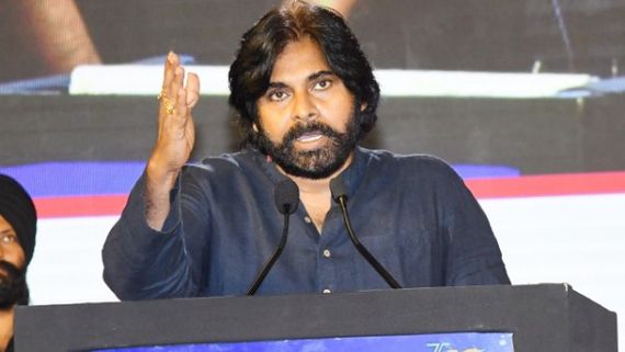  Pawan Kalyan నాయకులనే కాదు.. దేవుడిని కూడా గుడ్డిగా నమ్మొద్దు.. భావోద్వేగంగా పవన్ కల్యాణ్  ప్రసంగం