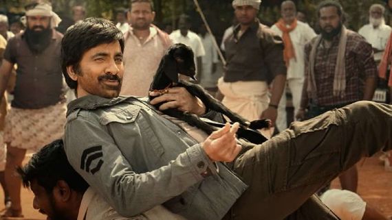 Waltair Veerayya చిరంజీవి సినిమాలో రవితేజ లిప్ లాక్?.. హీరోయిన్ తో రొమాన్స్!