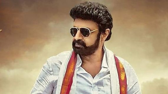 Veera Simha Reddy లో బాలకృష్ణ స్క్రీన్ ప్రజెన్స్ అవుట్‌స్టాండింగ్.. మూవీ విజువల్ ఫీస్ట్  