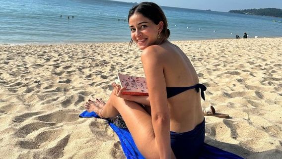 Ananya Panday: బికినీలో లైగర్ బ్యూటి ఓవర్ డోస్ షో.. అలా కూర్చోని అంతా చూపిస్తూ!