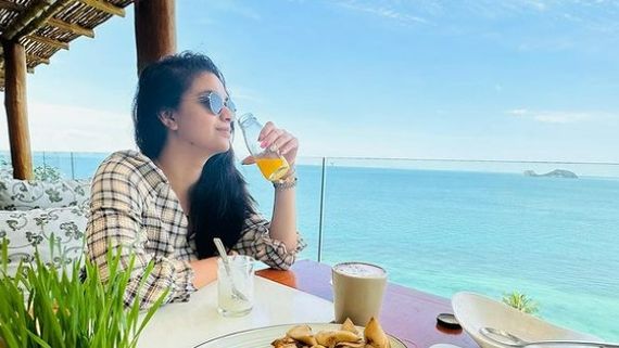 Keerthy Suresh: మొదటిసారి అర్ధనగ్నంగా కీర్తి సురేష్..  బికినీ రేంజ్ లో షాక్ అయ్యేలా..