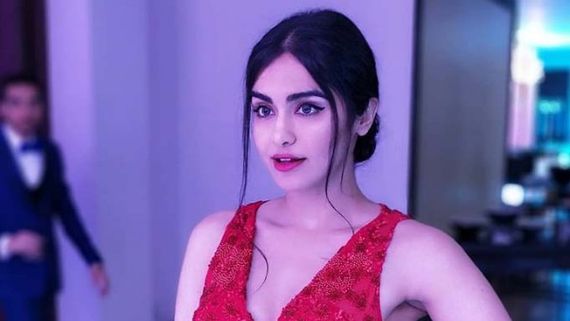 హాట్ షోతో ఫిదా చేస్తోన్న ఆదా శర్మ: ఒంటి మీద బట్టలు నిలవట్లేదుగా!