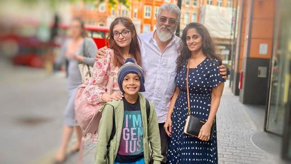 Anoushka: స్టార్ హీరో అజిత్ కూతురుని చూశారా.. హీరోయిన్ కంటే అందంగా లేటెస్ట్ పిక్ వైరల్!