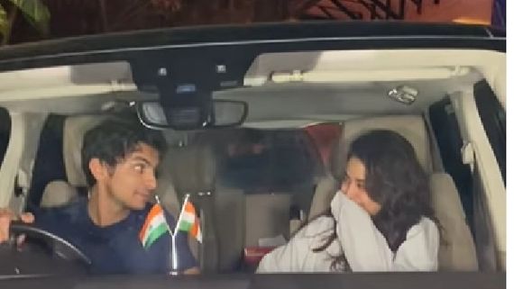 Janhvi Kapoor: బాయ్ ఫ్రెండ్ తో కారులో దొరికిపోయిన జాన్వీ.. మొహాన్ని దాచుకుంటు..
