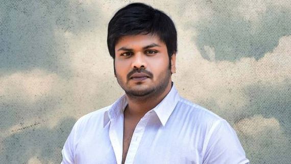 Manchu Manoj కొత్త సినిమా పోస్టర్ వైరల్.. ఈ స్టైల్ లో ఎవరు ఊహించి ఉండరు!