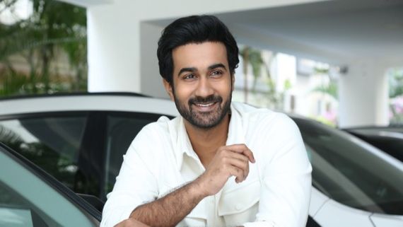 Prabhas హీరో.. నేను ఆయనకు ఫ్యాన్‌ను.. 3 కాదు 30 సినిమాలు.. హీరో సంతోష్ శోభన్ ఎమోషనల్