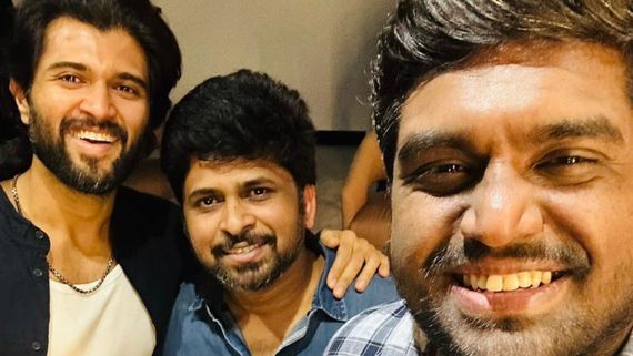 Kushi: సమంతను లైన్‌లో పెట్టిన విజయ్.. అదిరిపోయే ఫొటో షేర్ చేసిన డైరెక్టర్
