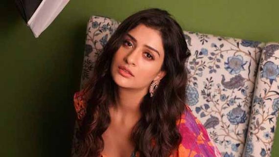బెడ్‌పై రెచ్చిపోయిన పాయల్ రాజ్‌పుత్:  బట్టలున్నా లేనట్లే యమ హాట్‌గా!