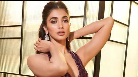 Pooja Hegde: బుట్టబొమ్మ పూజా హెగ్డ్ హాట్ షో.. అసలైన అందాలు చూపిస్తూ సెల్ఫీ వీడియో!
