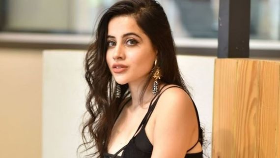 Urfi Javed ఎరుపు రంగు బికినీలో రచ్చ.. వాలంటైన్ డే రోజున హాట్ వీడియోతో ఉర్పీ జావెద్ 