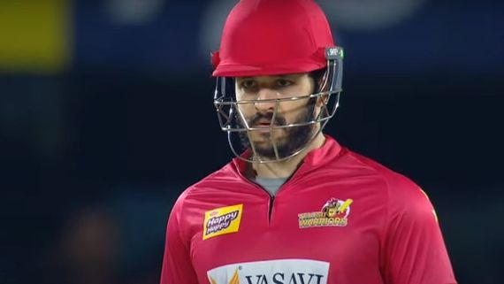  CCL 2023 final భోజ్‌పురి బౌలర్లను చితకబాదిన అఖిల్.. ఫాస్టెస్ట్ హాఫ్ సెంచరీ.. అక్కినేని కుర్రాడు  రికార్డు