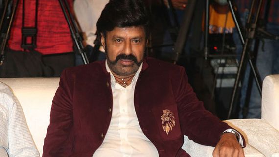 బాలకృష్ణపై మనసు పారేసుకున్న హీరోయిన్.. ఆమె చేసిన పనికి హీరో అసహనం!