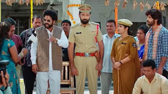 Janaki Kalaganaledu March 10: తెలివిగా దొంగను పట్టుకున్న జానకి.. అసూయ చెందిన మనోహర్!