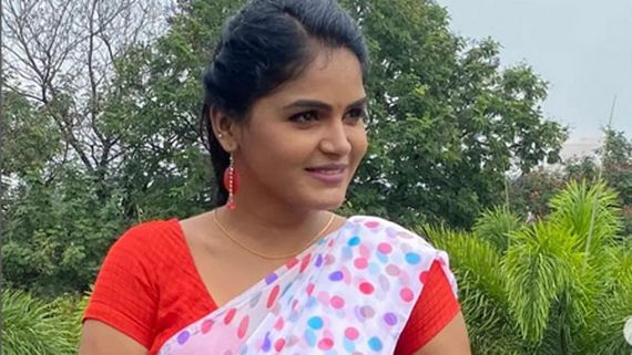 కార్తీకదీపం సీరియల్ నటి అర్ధనగ్నంగా ఫొటో.. బాత్ టబ్బులో దుస్తులు లేకుండా షాకింగ్..
