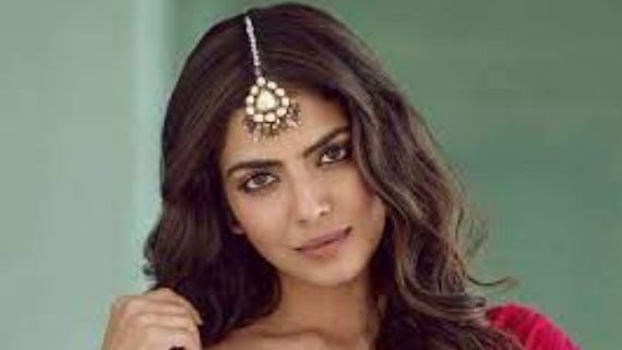  Malavika Mohanan: ఒకవైపు దాచుకొని.. మరోవైపు ఓపెన్ షో.. మాస్టర్ పాప అందాల ఆరబోత స్టన్నింగ్